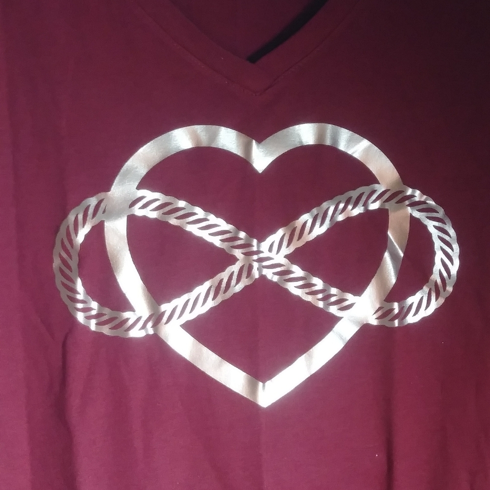 Poly Love knot Tshirt